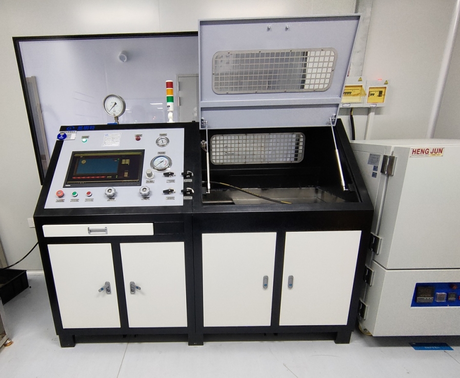 潛水器金屬耐壓殼外壓強度試驗結(jié)果的分析與評定